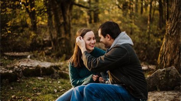 How does a man in love treat his woman?