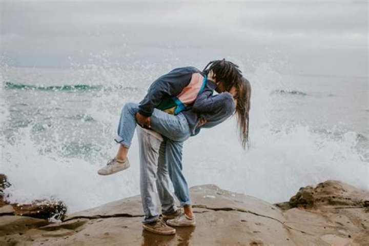 What is breezing in dating?